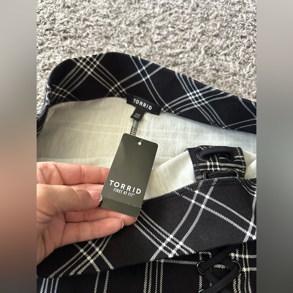 TORRID Women’s Pencil Skirt Plus Black Plaid Pull-On Stretch Corset Fit Size 00 - Picture 9 of 9